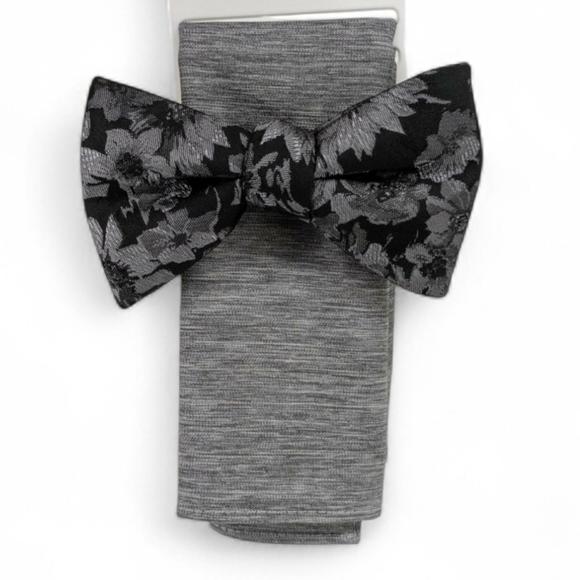 Bar III Men’s Malaga Black Floral Pre-Tied Bow Tie & Gray Pocket Square Set - Picture 1 of 1